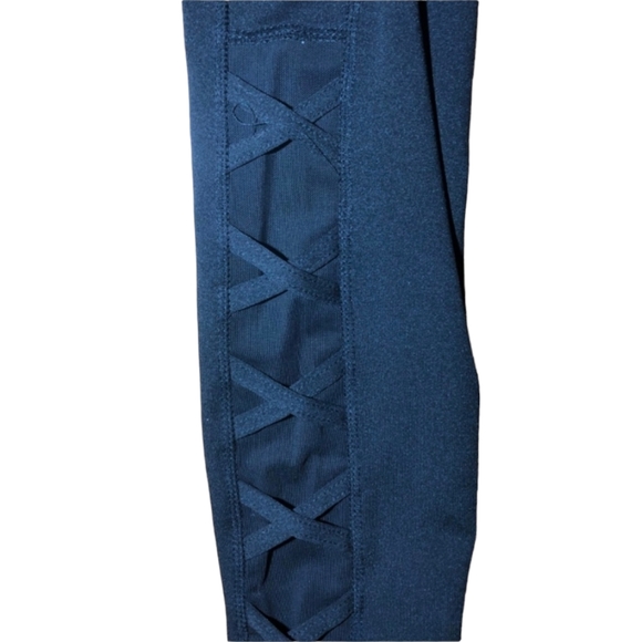 NWOT Black Workout Pants 💙 - Picture 2 of 2